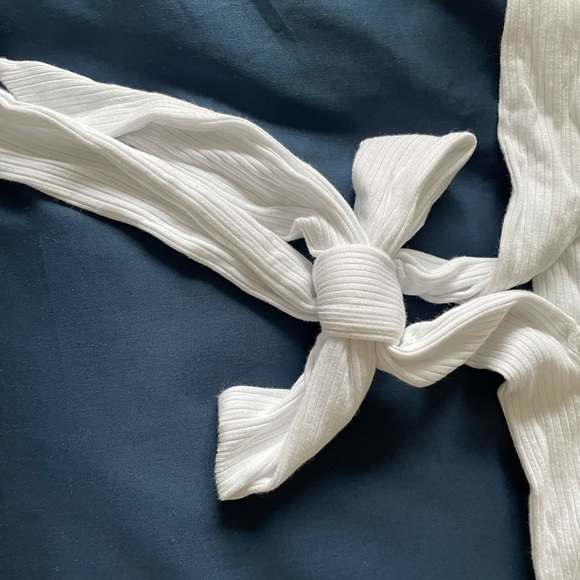 GARAGE white ribbed front tie crop top - Picture 6 of 6